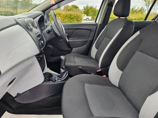 /photos/9230/b8fe0138-1044-78e7-b9e2-4f4d90823fa4_i320x240.jpg